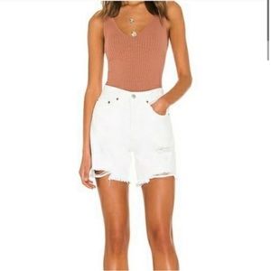 White Highwaisted Levi Jean Shorts